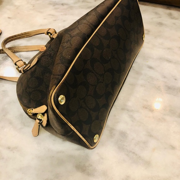 Authentic COACH purse, GUC - Picture 5 of 7